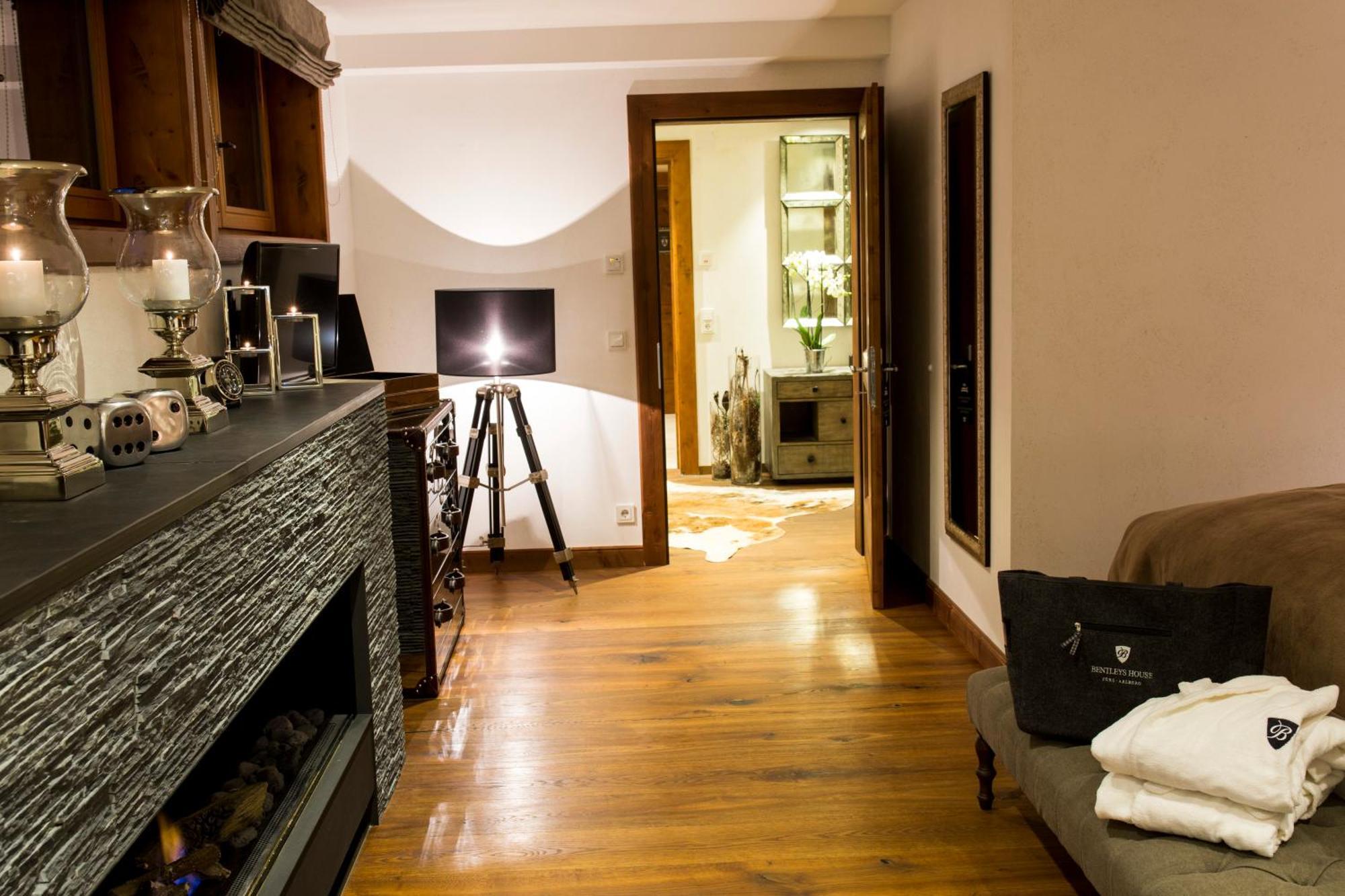 Zürs Bentleys House Mountain Residence מראה חיצוני תמונה